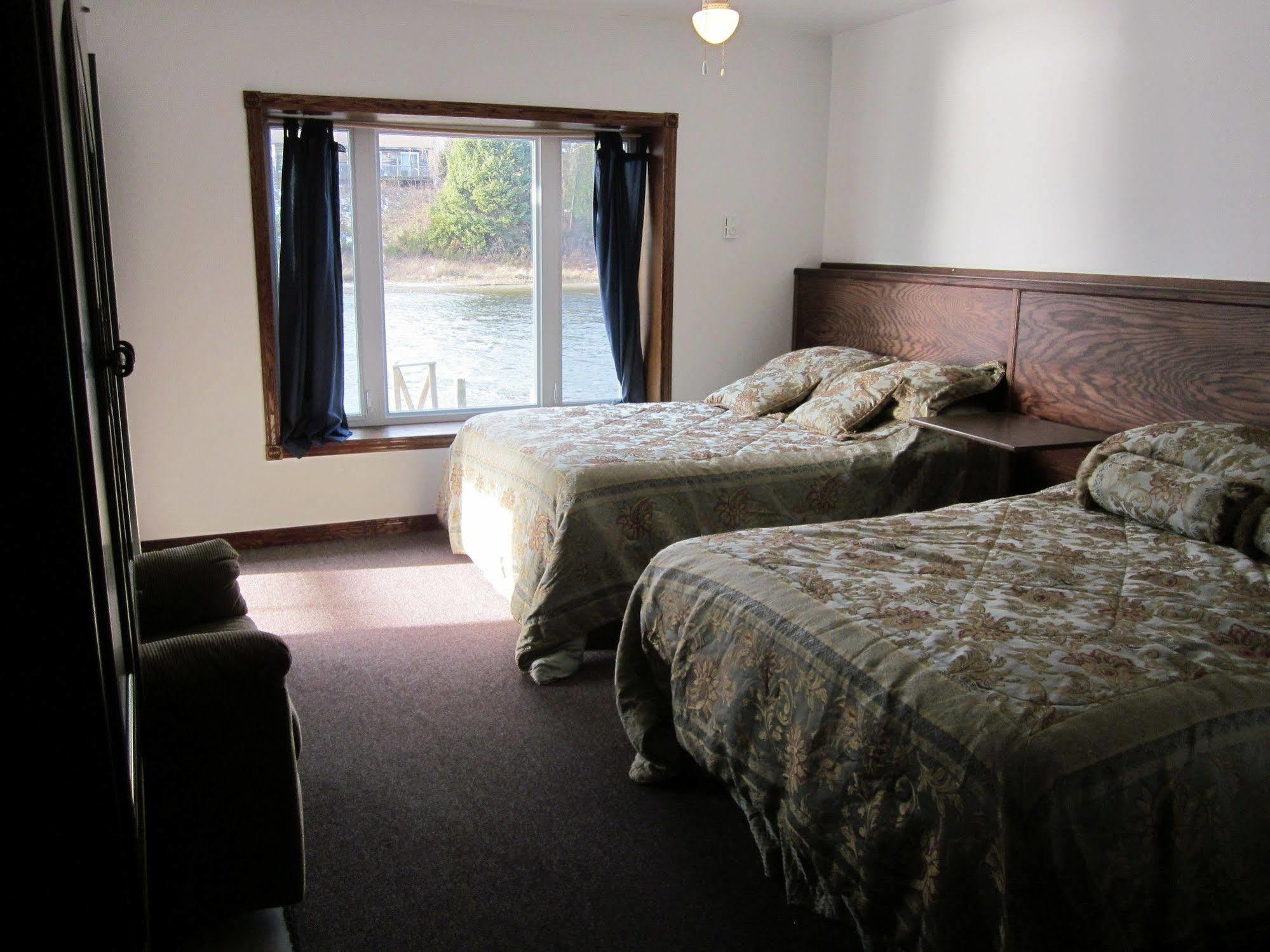 Sauble River Marina And Lodge Resort Sauble Beach Exterior photo